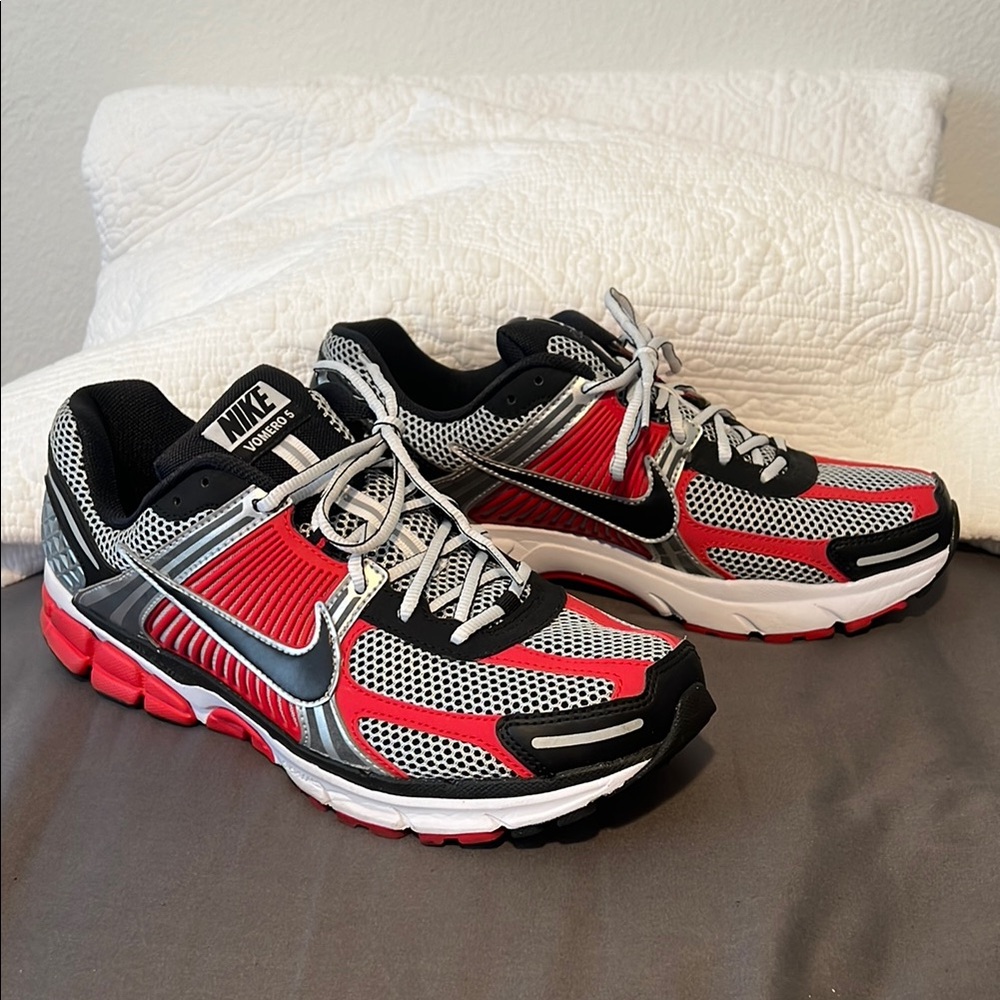 Nike Vomero 5s